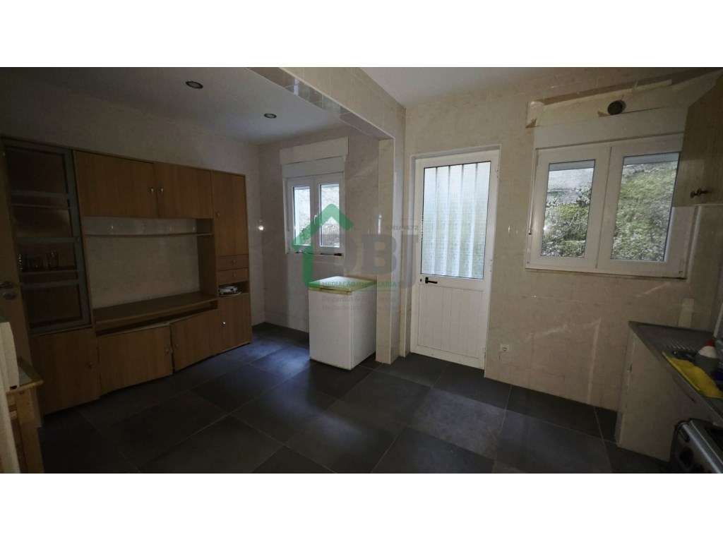 T2 renovado com terraço! - Grande imagem: 4/8