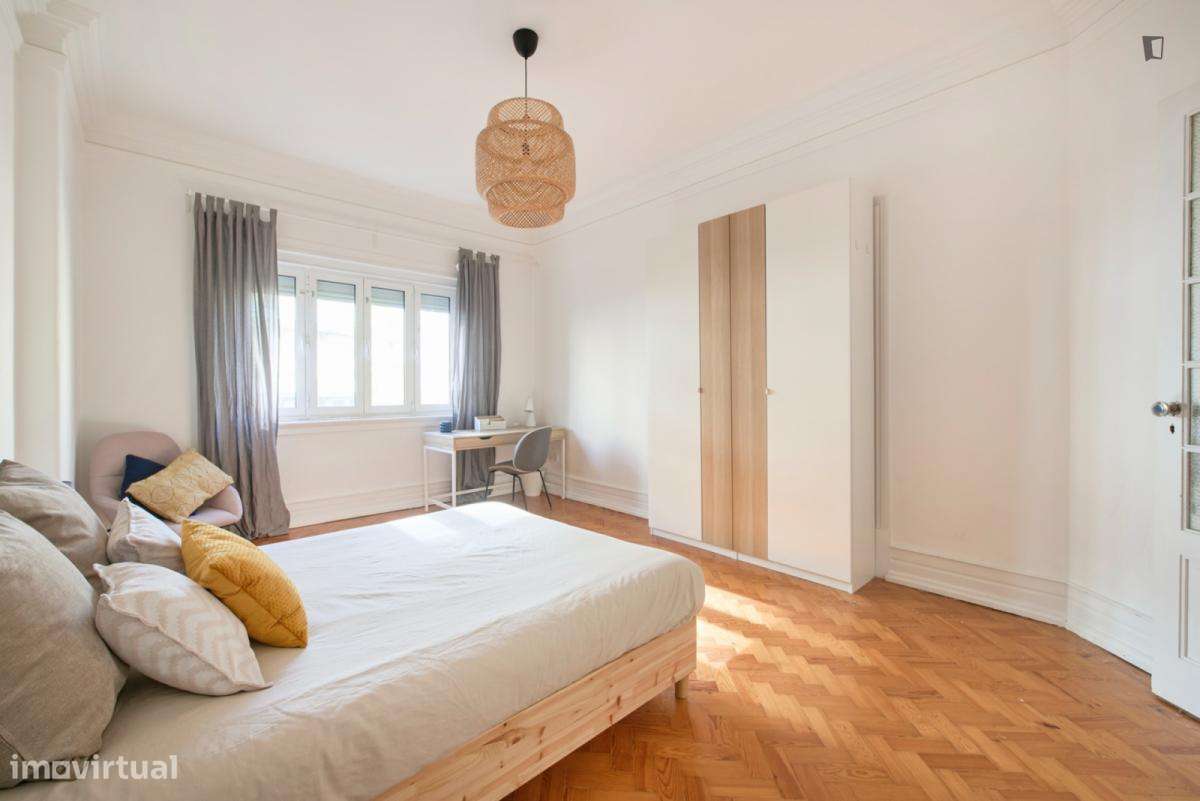 Quarto - localizado em Marquês de Pombal Lisbon - Grande imagem: 4/15