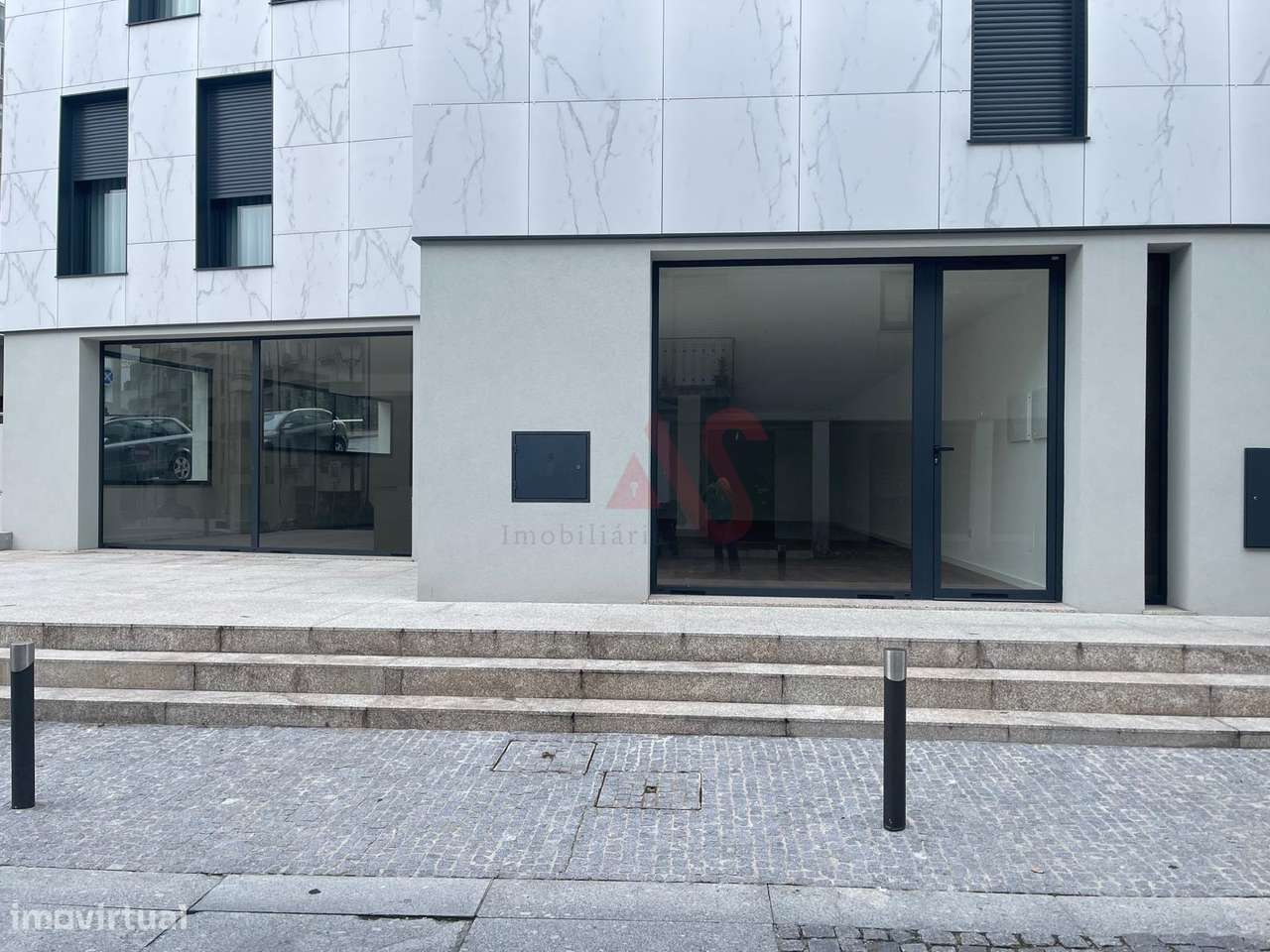 Loja nova com 159,05 m2 no centro de Lousada - Grande imagem: 3/11