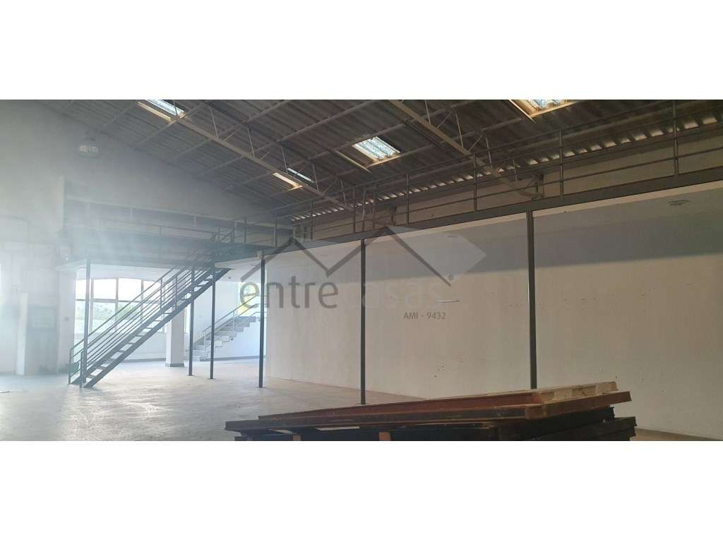 Armazém e atividade comercial e industrial - Grande imagem: 2/15