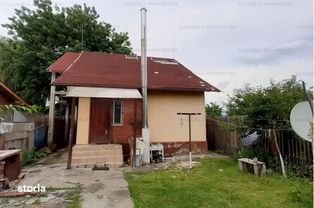 Casa si teren de 1006 mp in Puchenii Mari, Sat Pietrosani, Prahova.