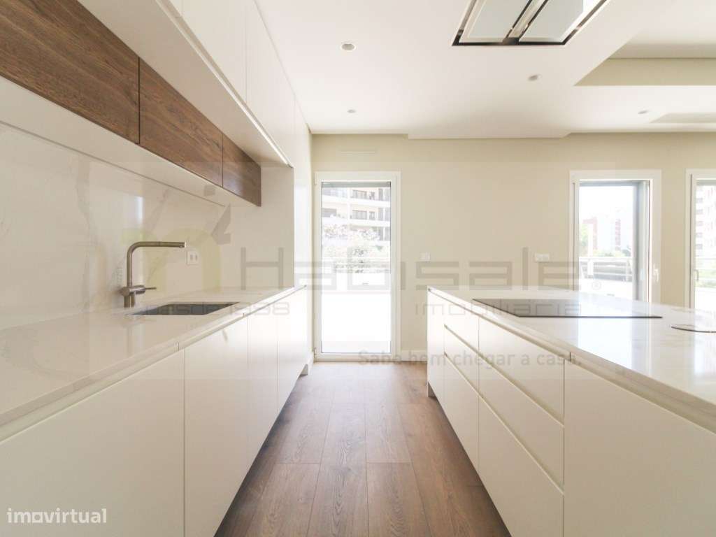 T3 + 1 com terraço, nas Colinas do Cruzeiro!-6