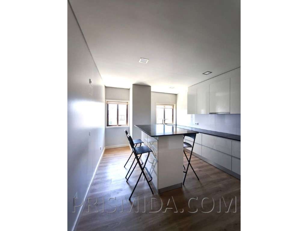 Duplex T4+office Renovado | Bi-Familiar | Terraço c/Churrasqueira-15