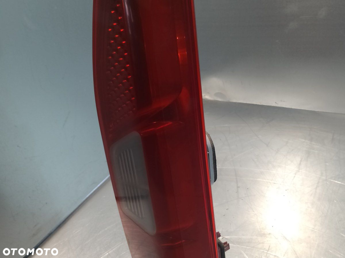 LAMPA TYLNA PRAWA PEUGEOT PARTNER 2008- 9680545180 - 7