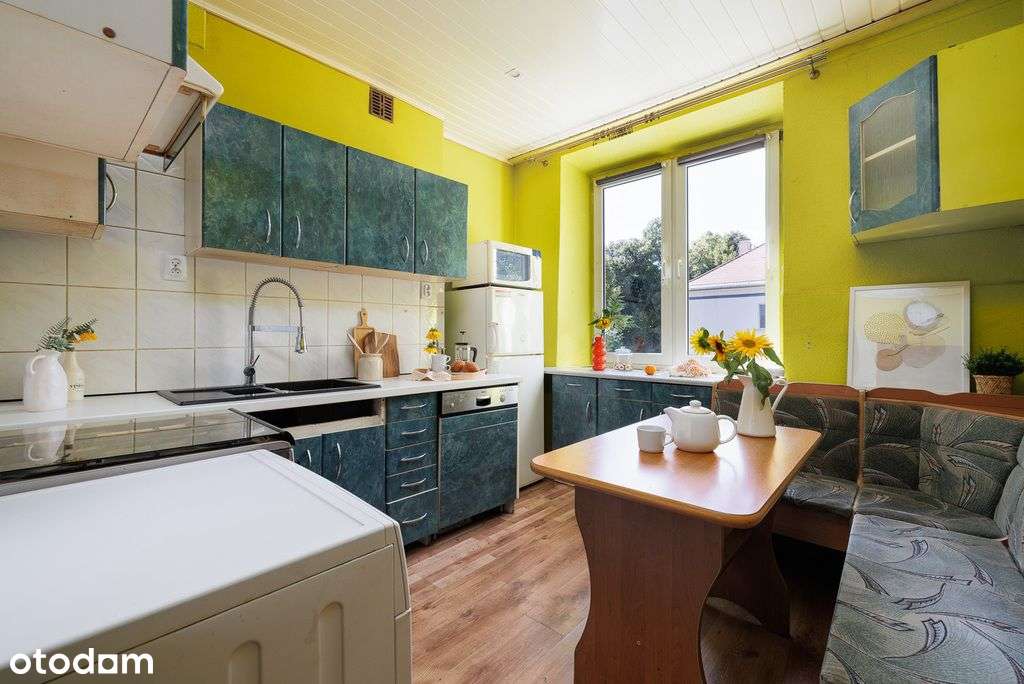 Z osobną kuchnią na zielonym osiedlu (do remontu)-3