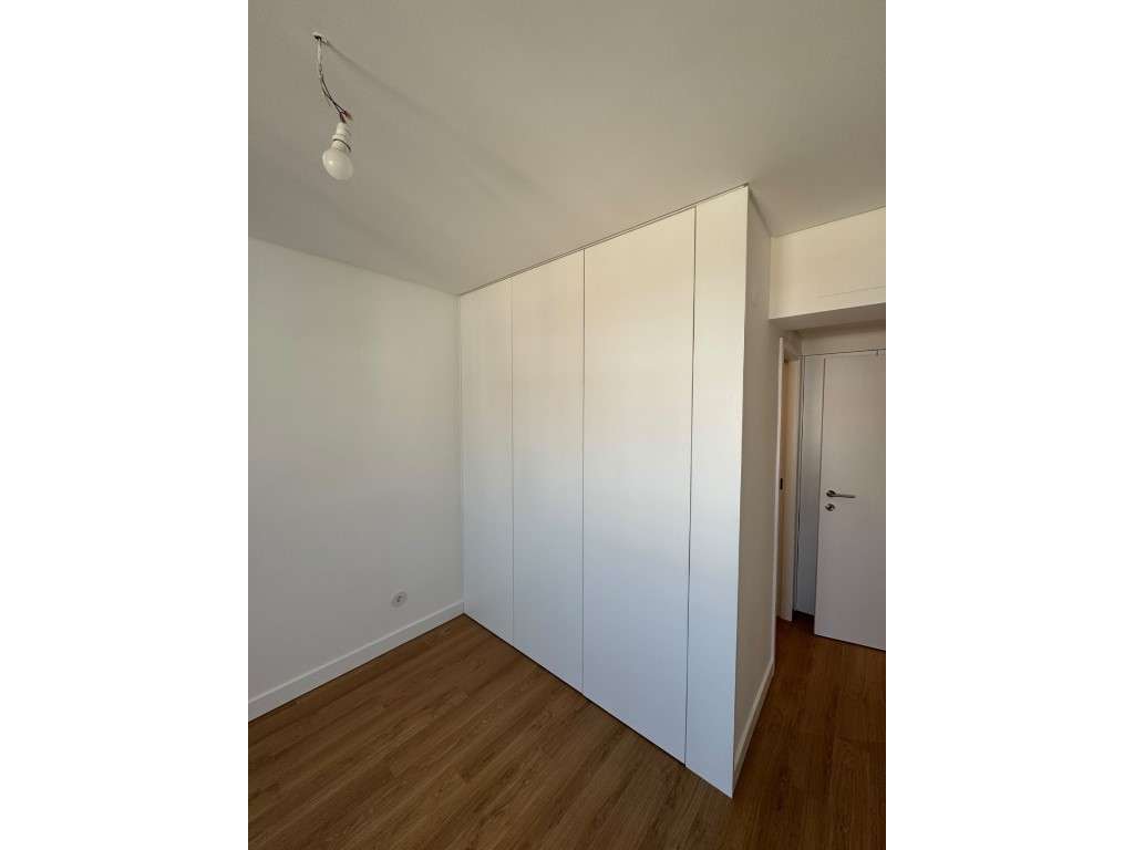 Moradia T3 com Garagem e Suite a venda na Maçã Sesimbra-38