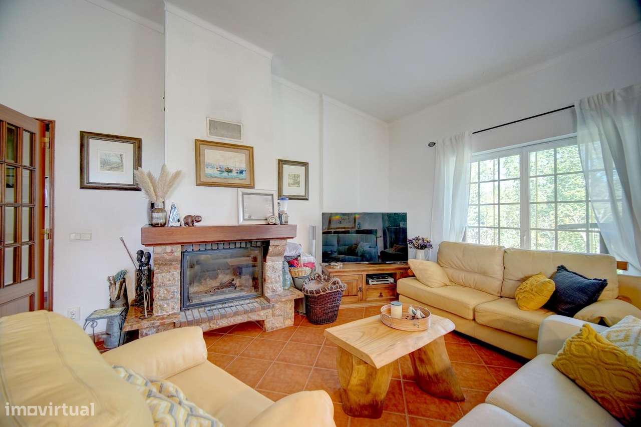 Quinta com Casa Tradicional com Piscina e Terreno de 8.800 m²-15