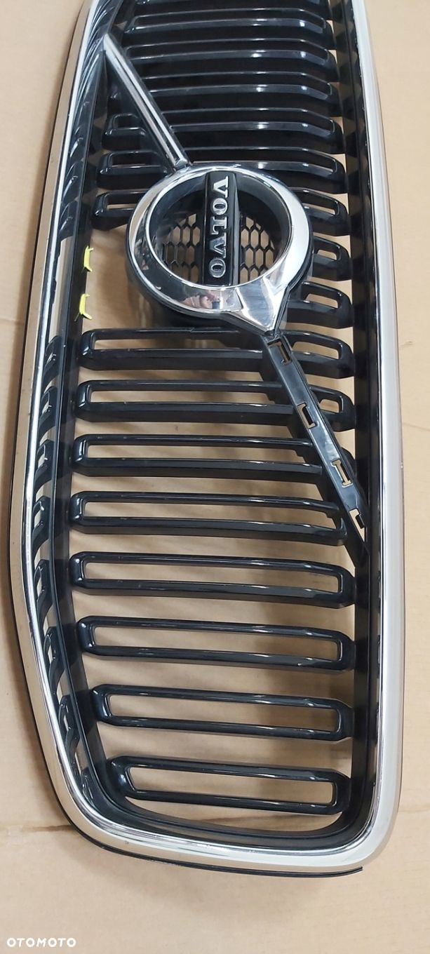 GRILL ATRAPA CHŁODNICY VOLVO XC60 II 31425532 - 3