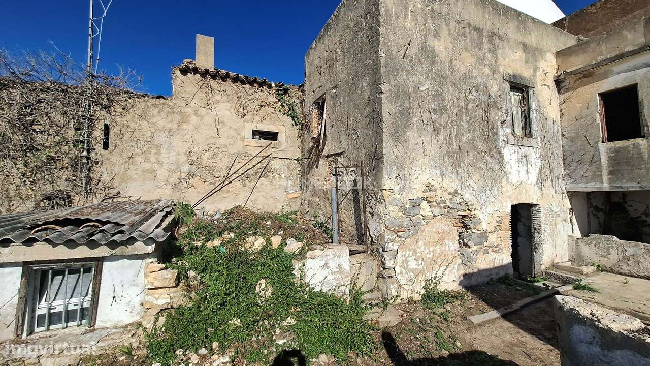 ANTIGO LAGAR DE AZEITE E HABITAÇÃO - ESTOI - CENTRO HISTÓRICO - Grande imagem: 5/32