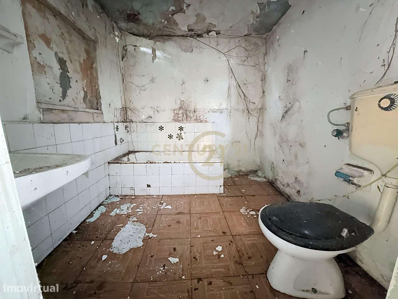 Oportunidade em Praia da Vitória: Casa para Recuperação-5