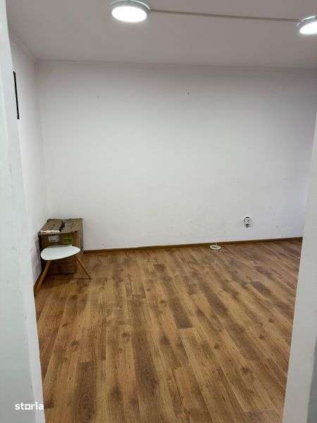 Inchiriez garsoniera parter , zona centrala, pretabila birou - Imagine principală: 5/6