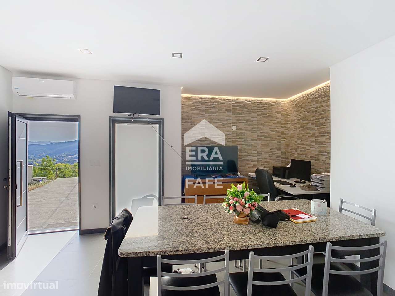 Moradia T2 R/C na vila de Arões São Romão - Grande imagem: 4/24