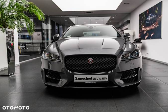 Jaguar XF 2.0 T R-Sport - 16