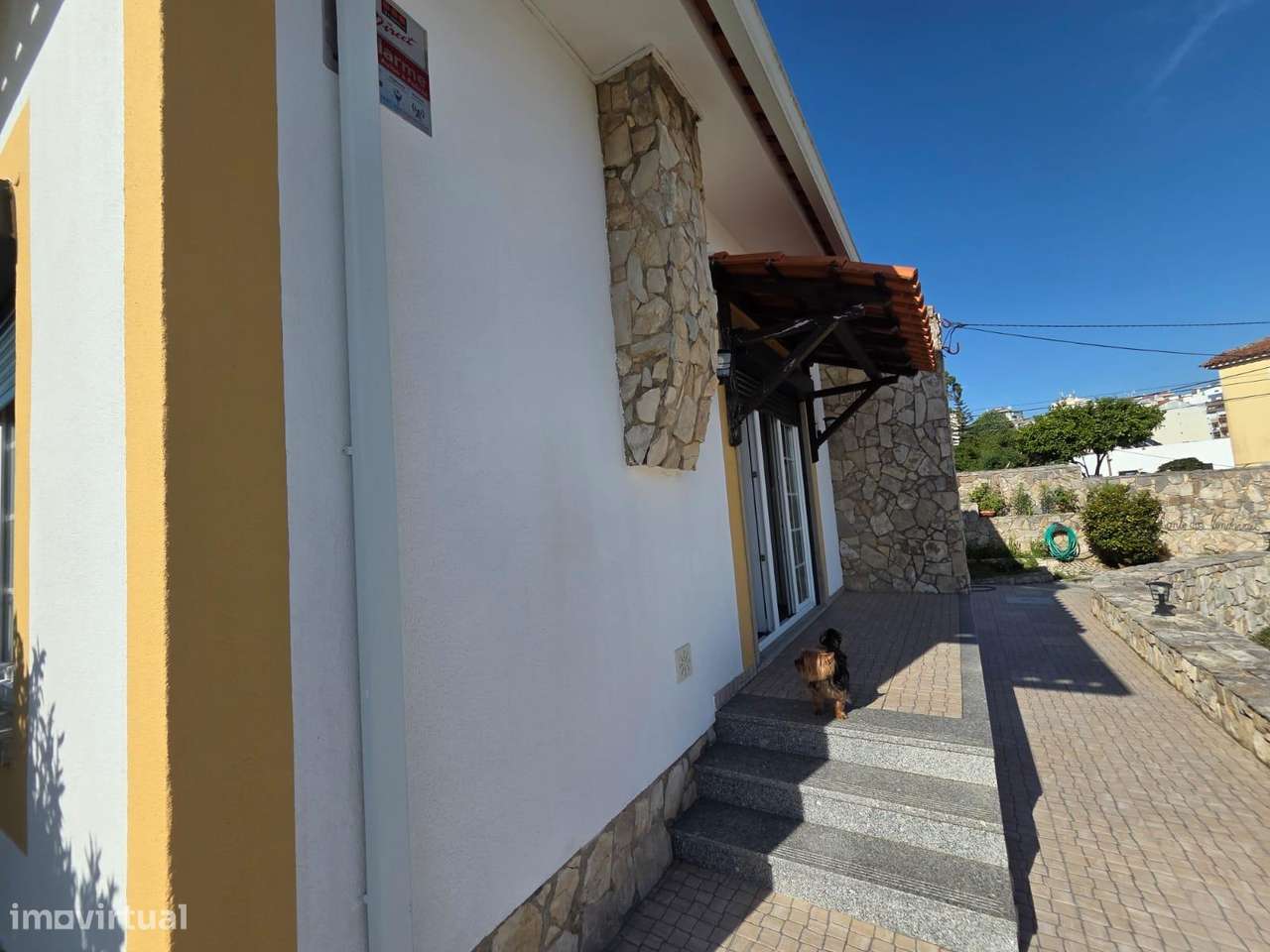 Moradia T2+1 com Anexo Independente, Jardim e Garagem – Rinchoa-24