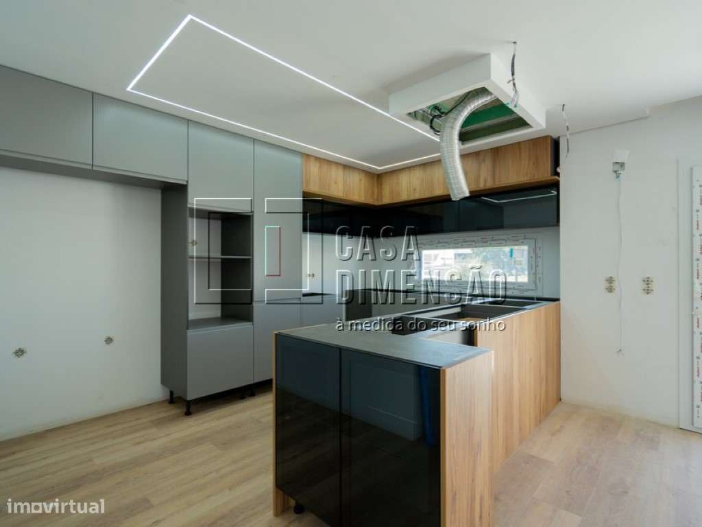 Moradia isolada de tipologia T4 localizada na zona da Charneca da C...-16