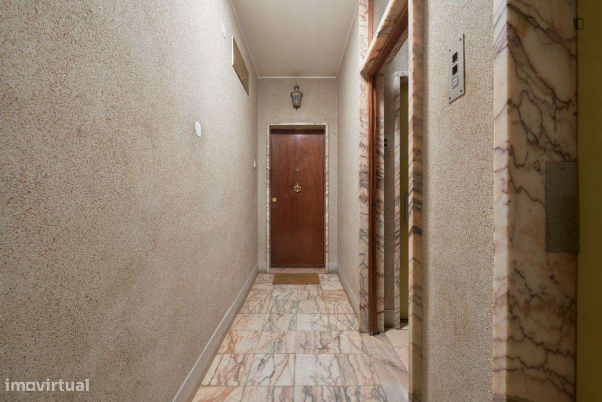 Quarto - localizado em Restelo Lisbon - Grande imagem: 2/10