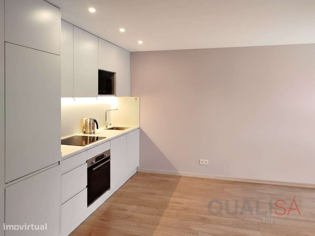 Apartamento T2 com varanda e lugar de garagem localizado no centro ...-2