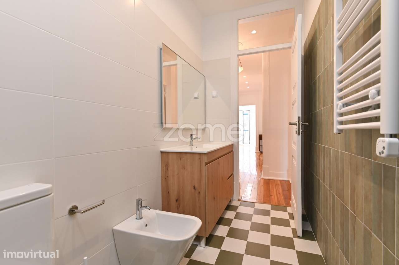 Apartamento T2+1 Renovado na Avenida Almirante Reis-12