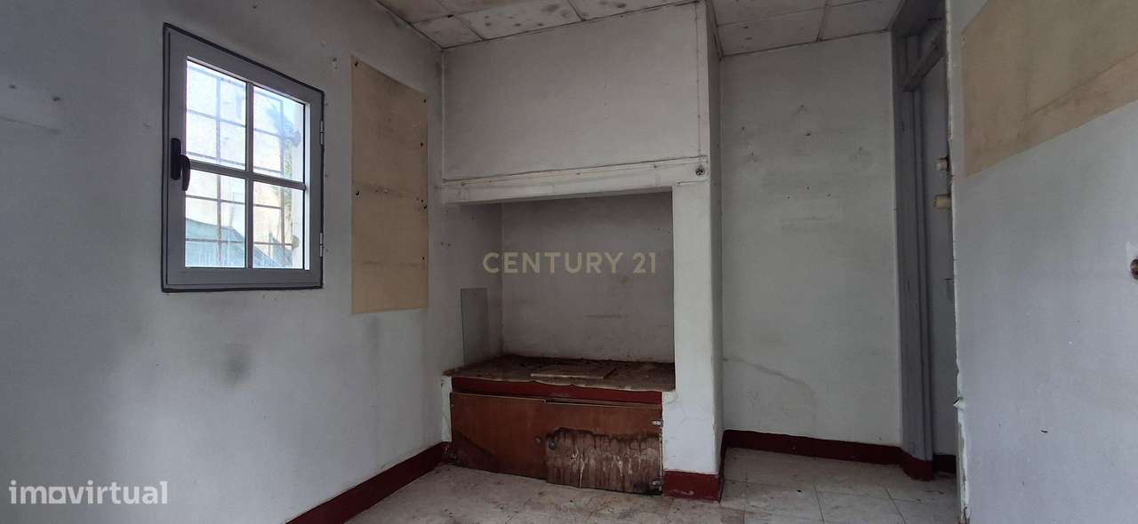 Moradia com Dois Andares no Centro de Coruche com Vista Rio-16