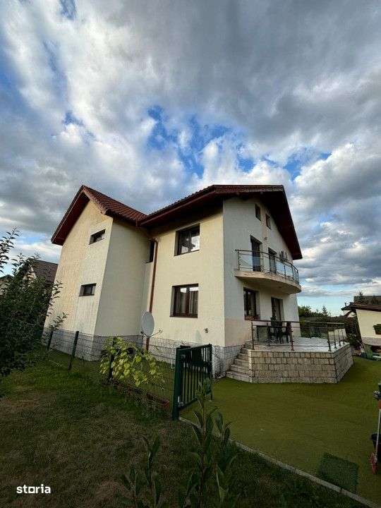 OPORTUNITATE! Casa cu 6 camere,300MP,Teren 1100mp,Finisaje LUX - Imagine principală: 1/19