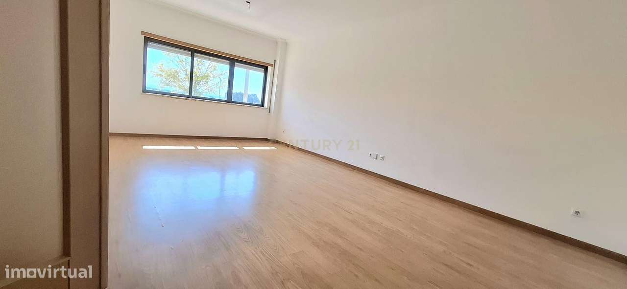 Apartamento T2 com garagem e arrecadação - Montijo - Grande imagem: 2/22