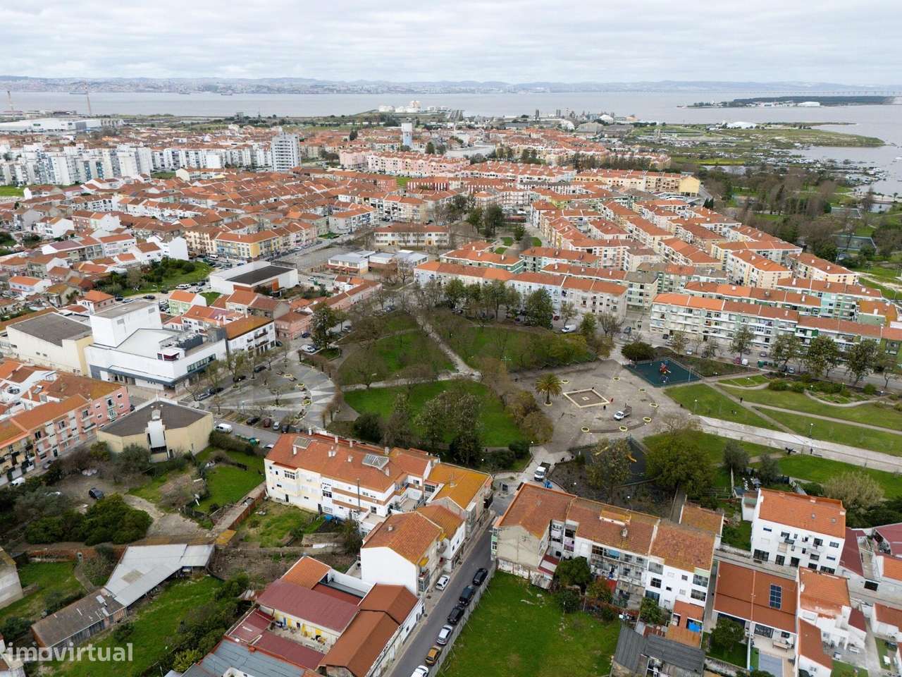 Moradia T1 com Anexo | Lote de 384 m2 | Baixa da Banheira-32