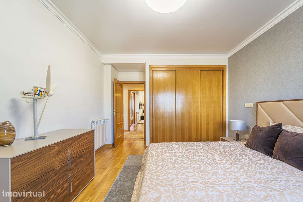 Apartamento T4 com Vista Rio no Alto do Restelo, Belém – 262 m²-27