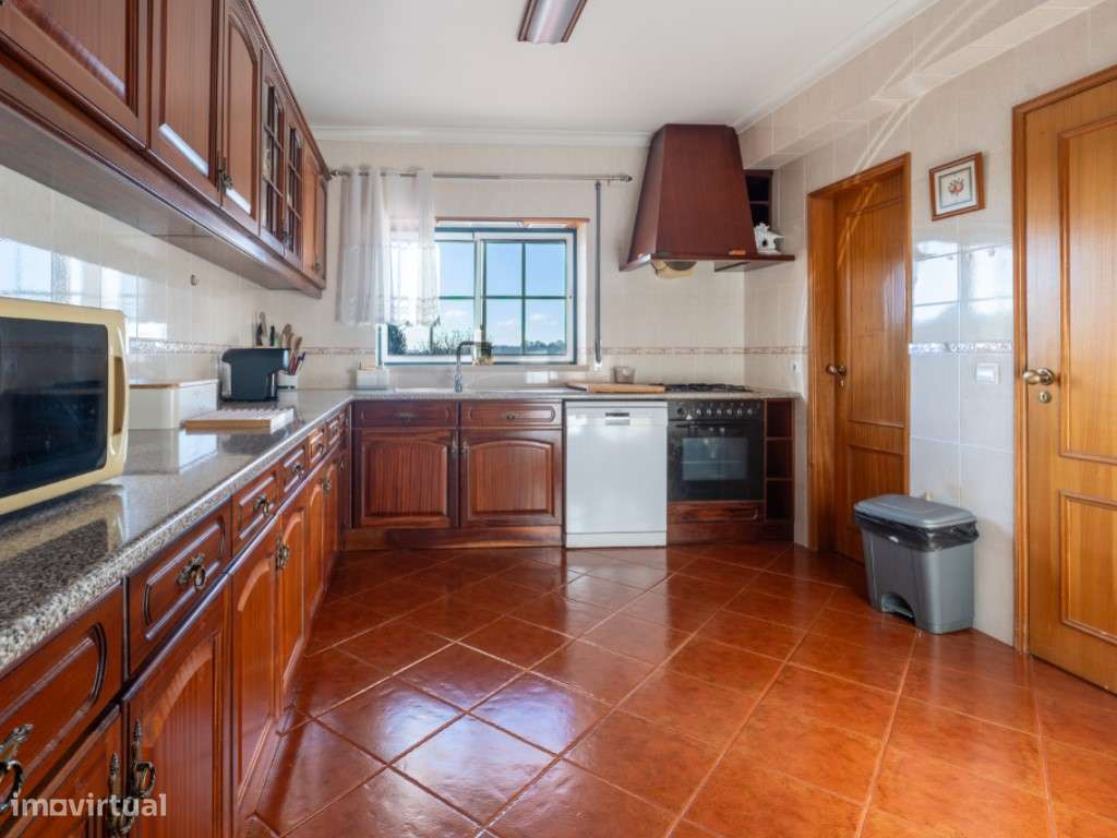 Moradia Geminada T3 Concelho de Alcobaça-4