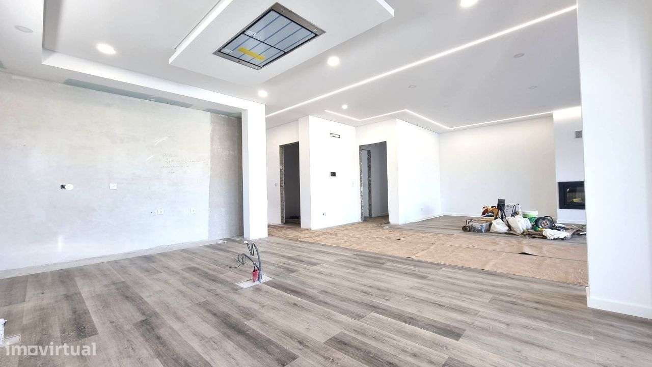 Moradia Térrea, com piscina – Azeitão-6