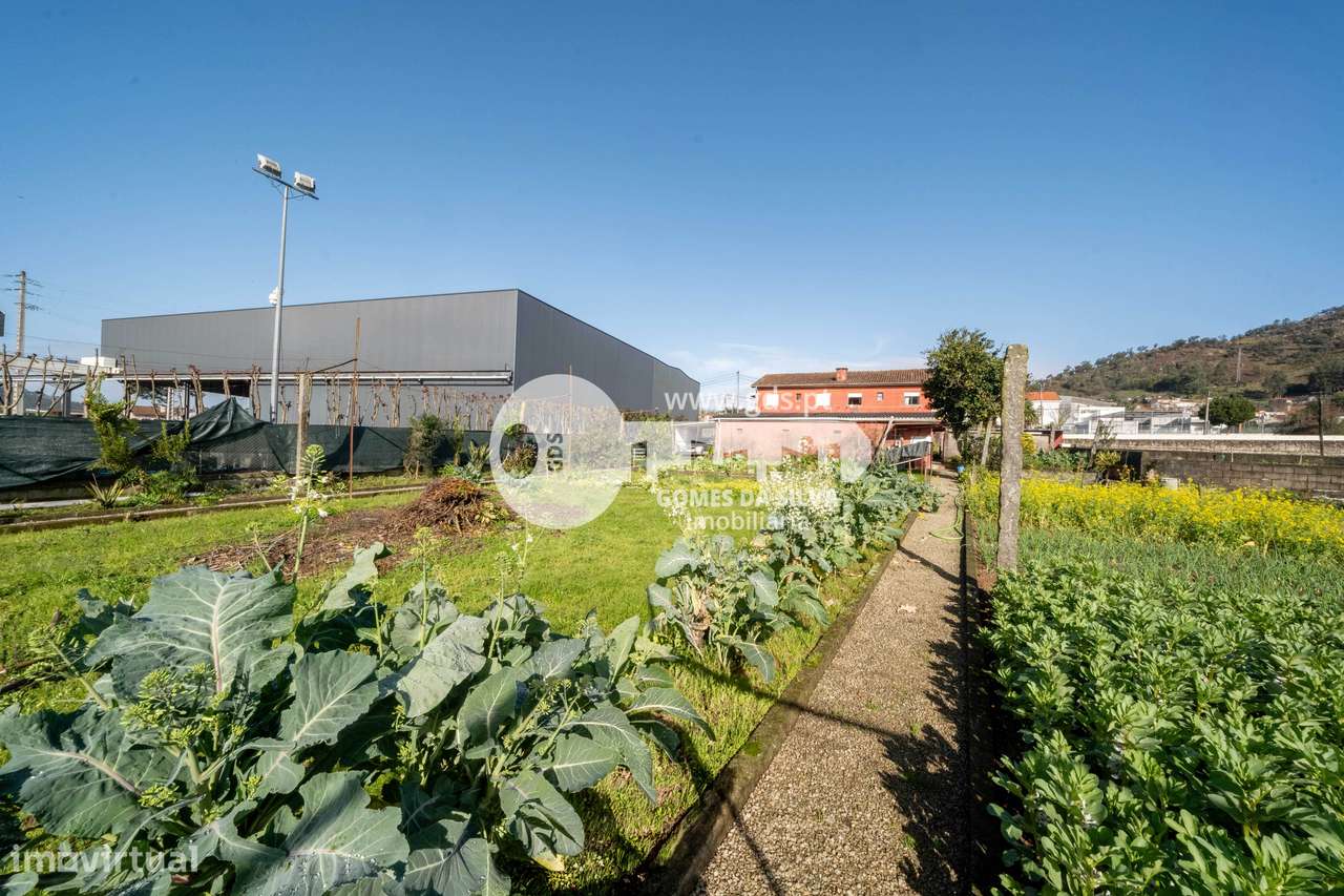 Prédio / Moradia com quatro habitações em Sequeira, Braga-9