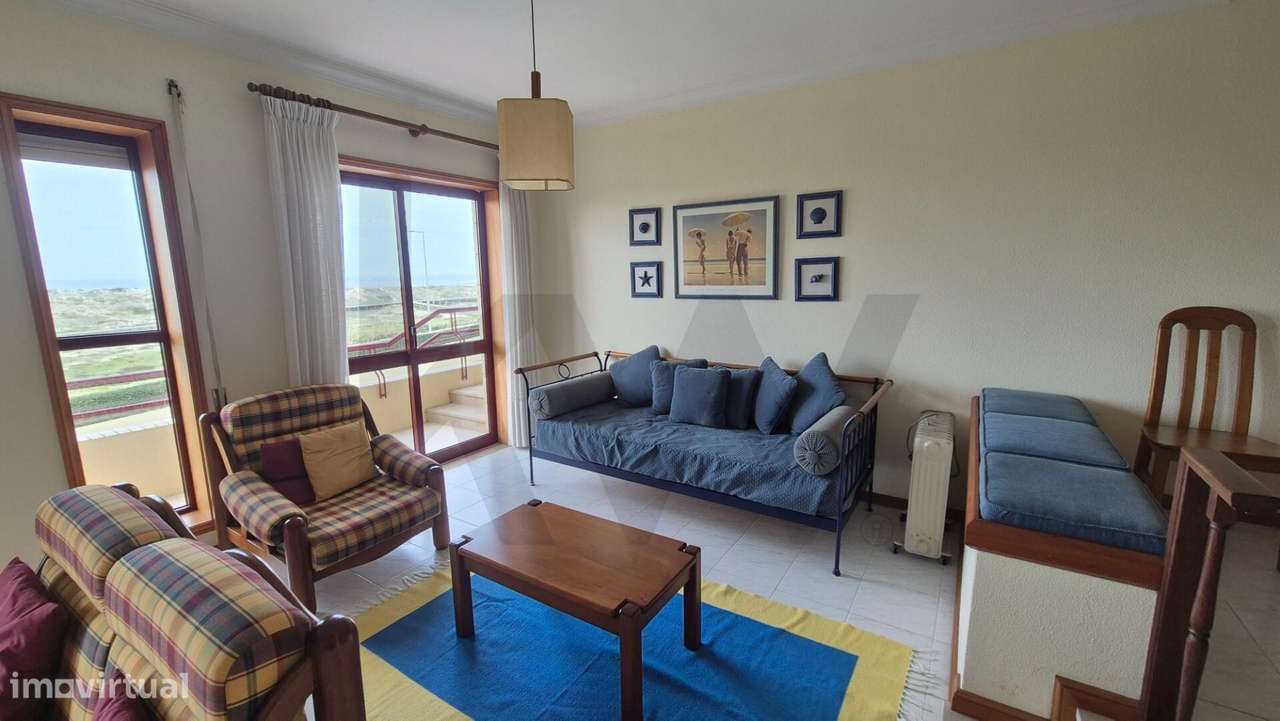 Exclusivo T3 em Mindelo mobilado: Vista Mar, Condomínio Fechado e Pisc - Grande imagem: 4/19