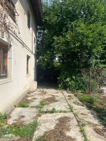 Casa 5 camere, curte, gradina, pod mansardabil - Imagine principală: 5/7