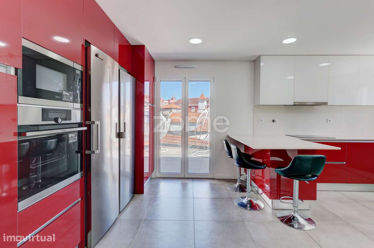 Apartamento T5 Novo em Sacavém-11