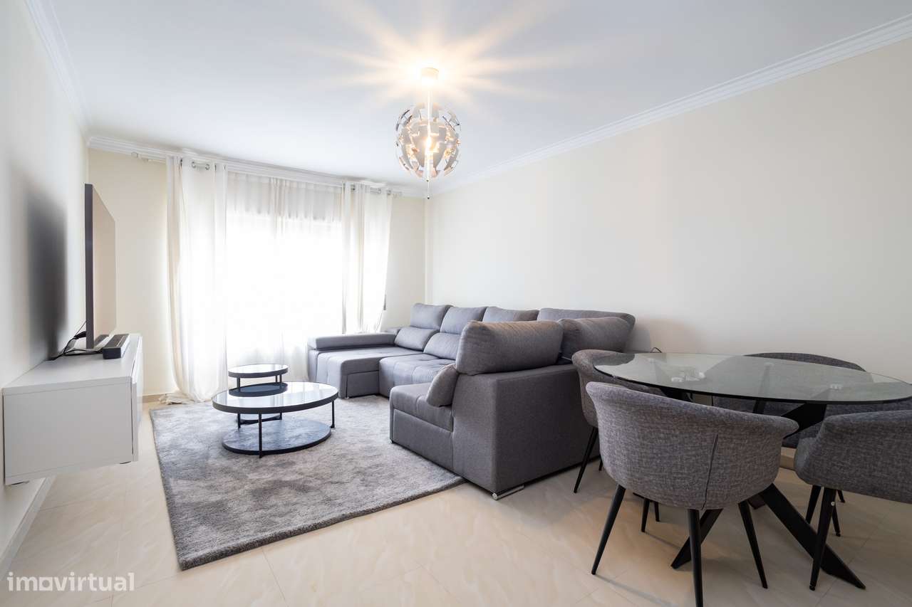 Apartamento T3, Elevador e Garagem em Loures/ Sto. António dos Cavalei - Grande imagem: 1/21