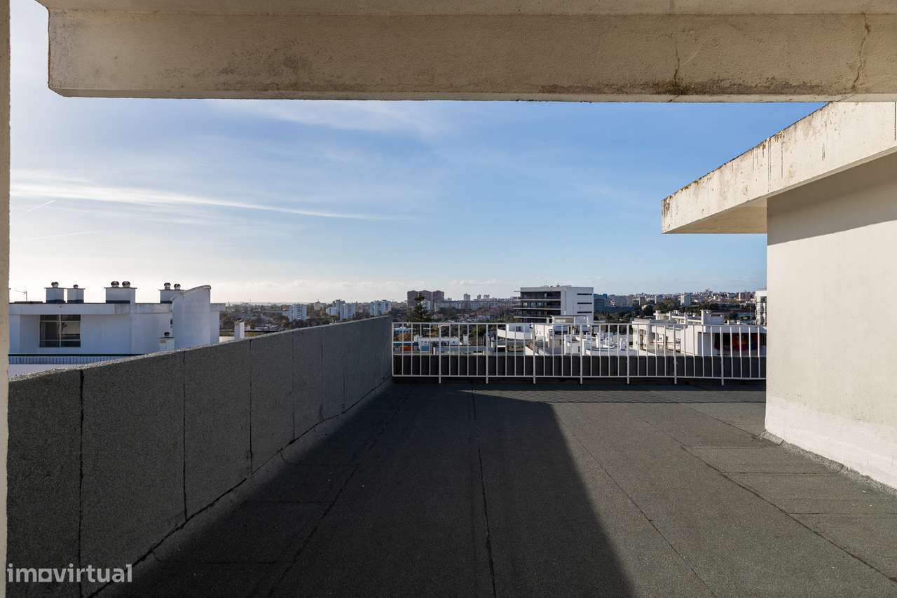 Oeiras, Apartamento T2 – Potencial para Criar e Renovar ao Seu Gosto!-29