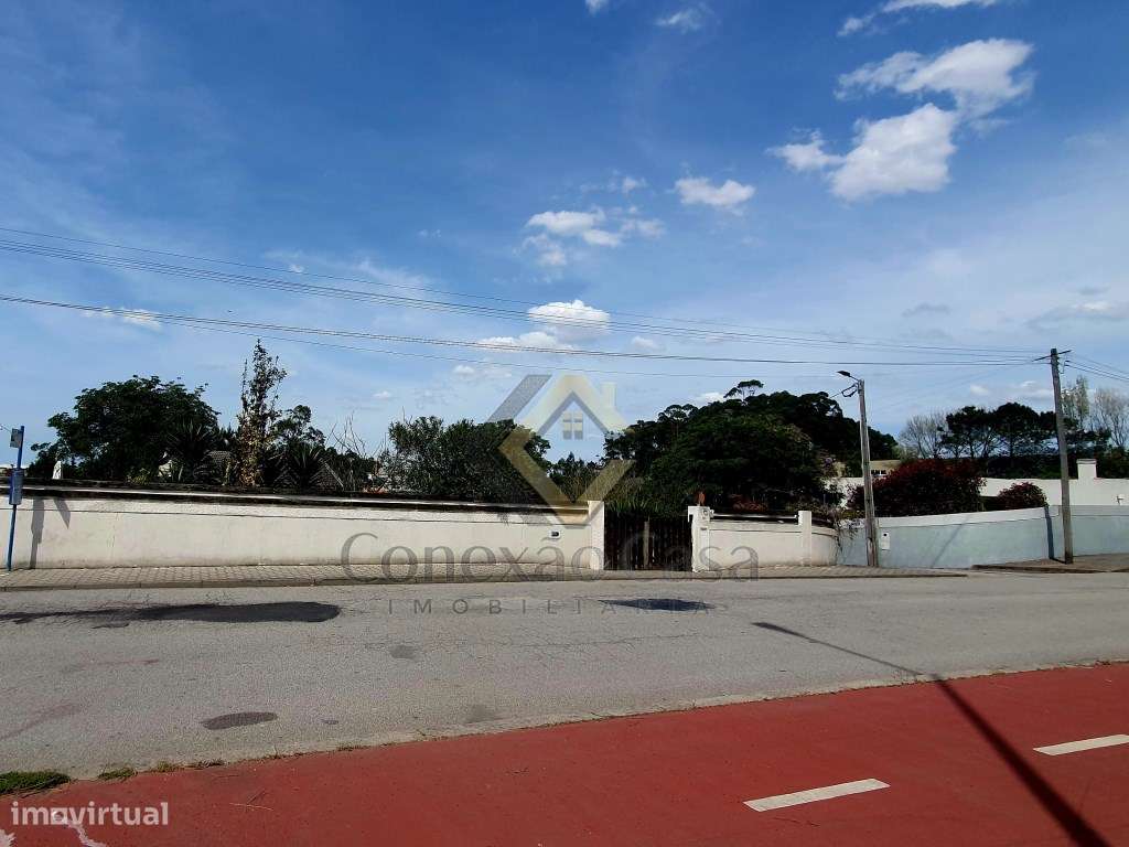 TERRENO COM MORADIA V2 INCLUÍDA JUNTO Á PRAIA DE CANIDELO, V N GAIA-0