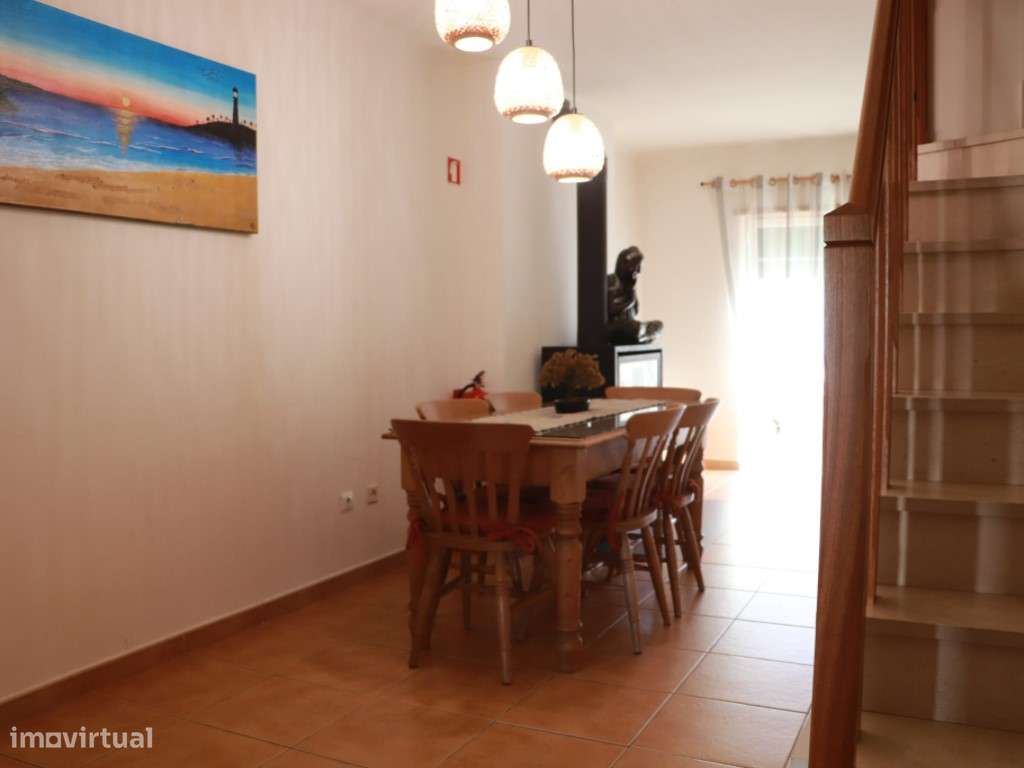 Apartamento T1+2 Duplex, em condomínio fechado, a 2 minutos da praia-11