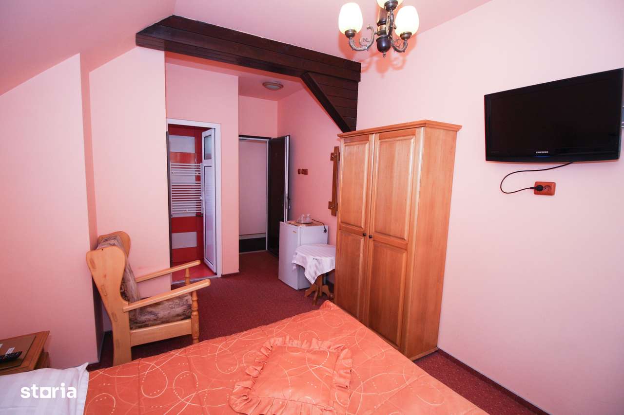 Vila de vanzare in Sinaia – investitie ideala in inima statiunii - Imagine principală: 5/13