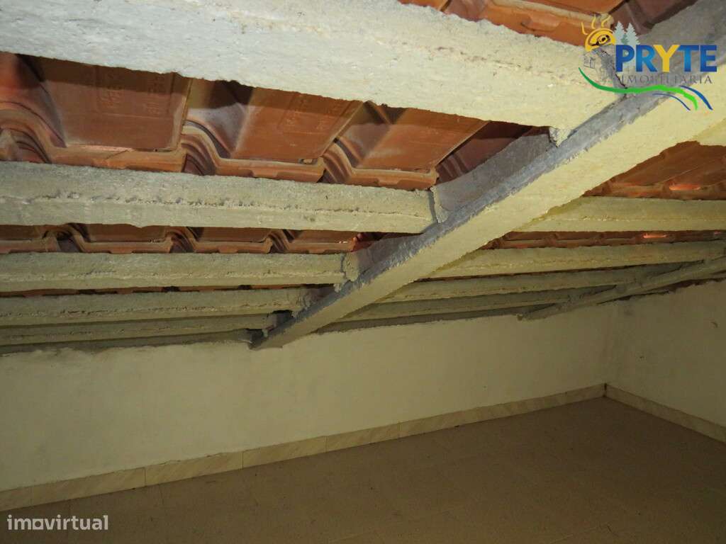 Moradia T5 situada a 10 minutos de Vila de Rei-35