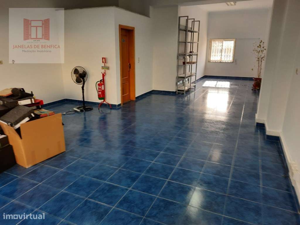 Loja à Quinta do Barros, com excelente estacionamento - Grande imagem: 3/14