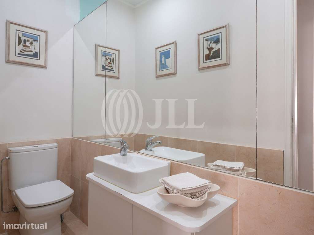 Moradia T4 com jardim no Banzão em Colares-19