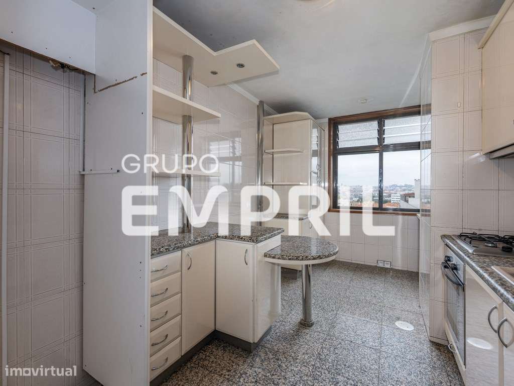 T3+1 C/ Terraço e aproveitamento de sotão ao Centro de Gaia - Grande imagem: 4/48