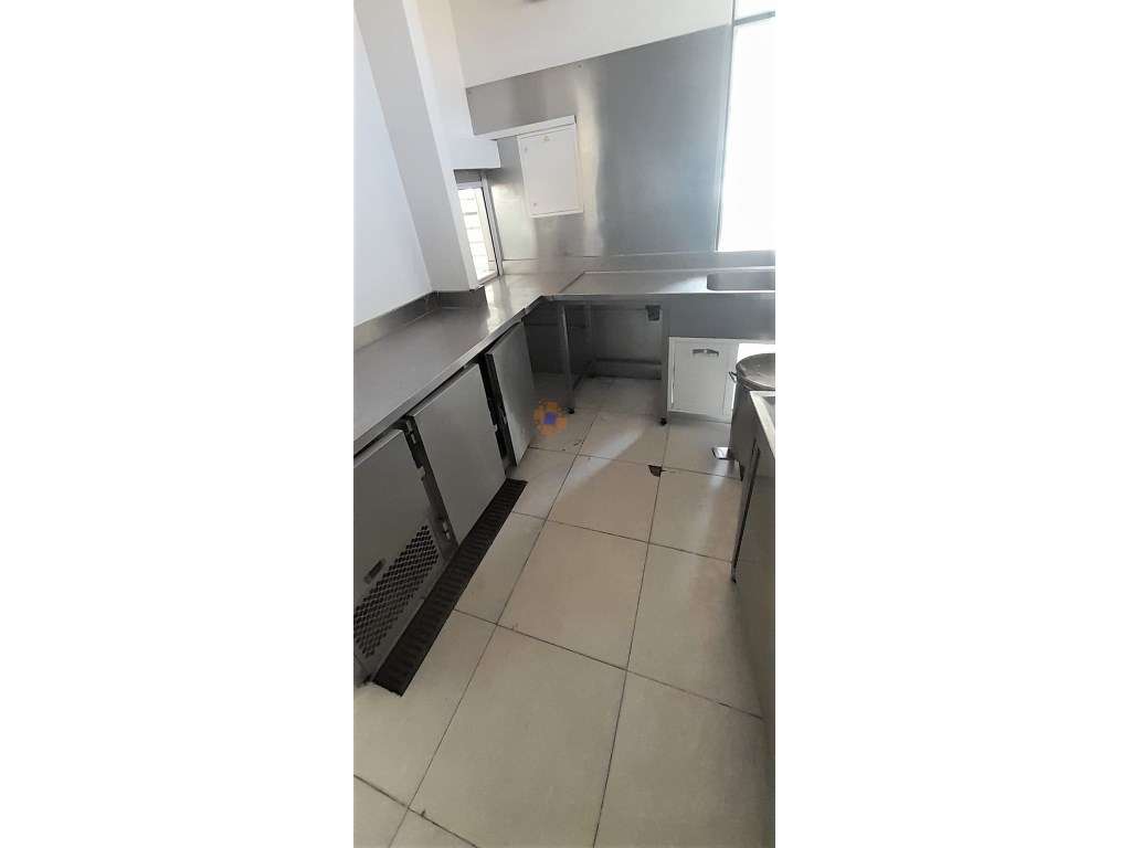 Café e Restaurante no Alto do Índio, Sobreda-8