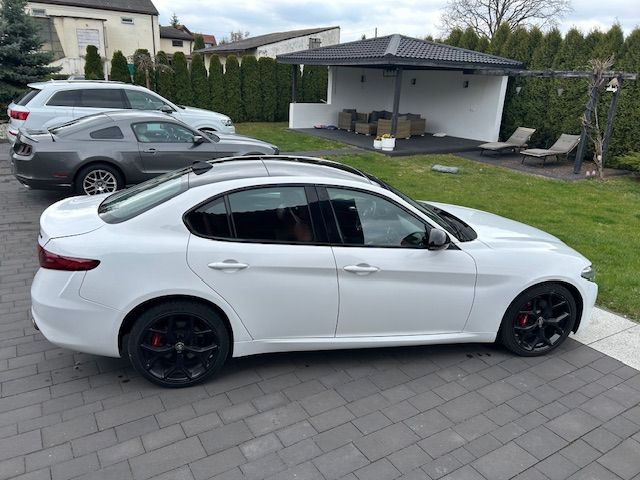 Alfa Romeo Giulia 2.0 Turbo 16V AT8-Q4 Veloce 2021