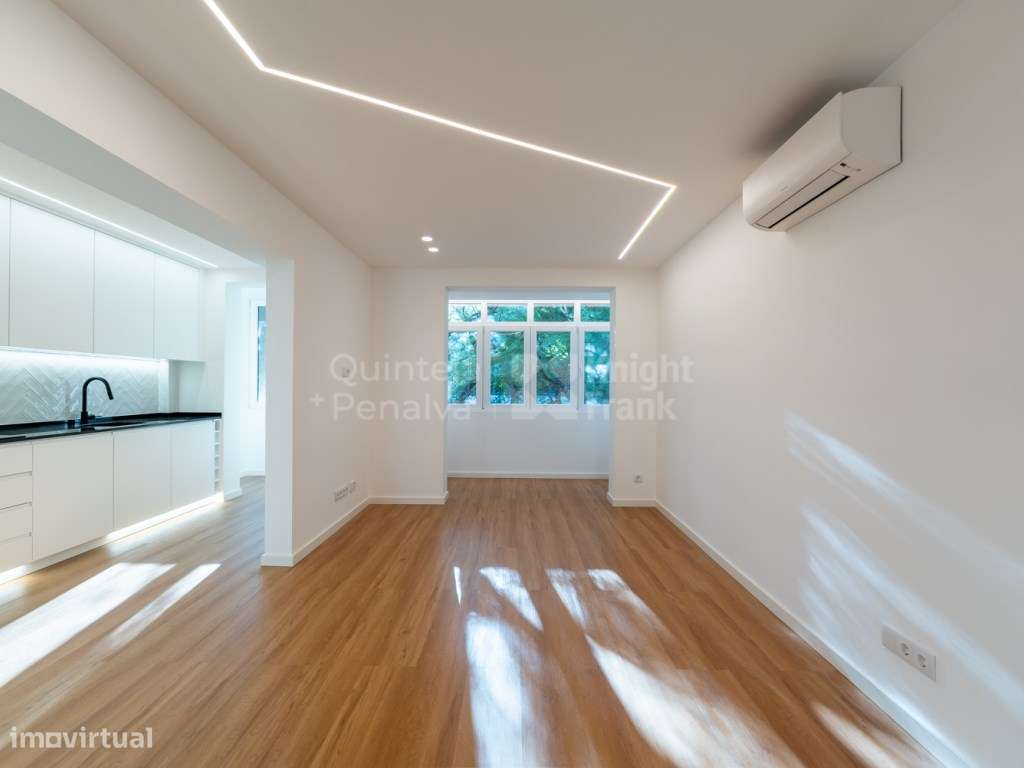 Apartamento T1 com estacionamento no centro de Cascais - Grande imagem: 2/29