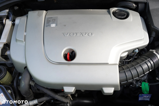 Volvo V70 2.4D Summum - 35