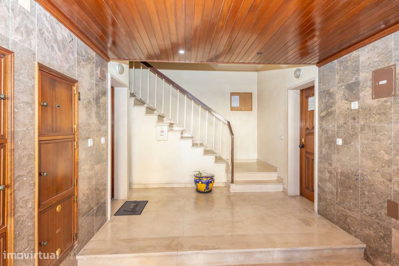 Apartamento T3 em zona central da Quinta do Conde-29