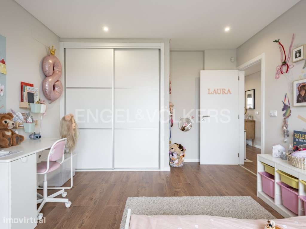 Moradia T4 moderna de luxo em Fernão Ferro-38