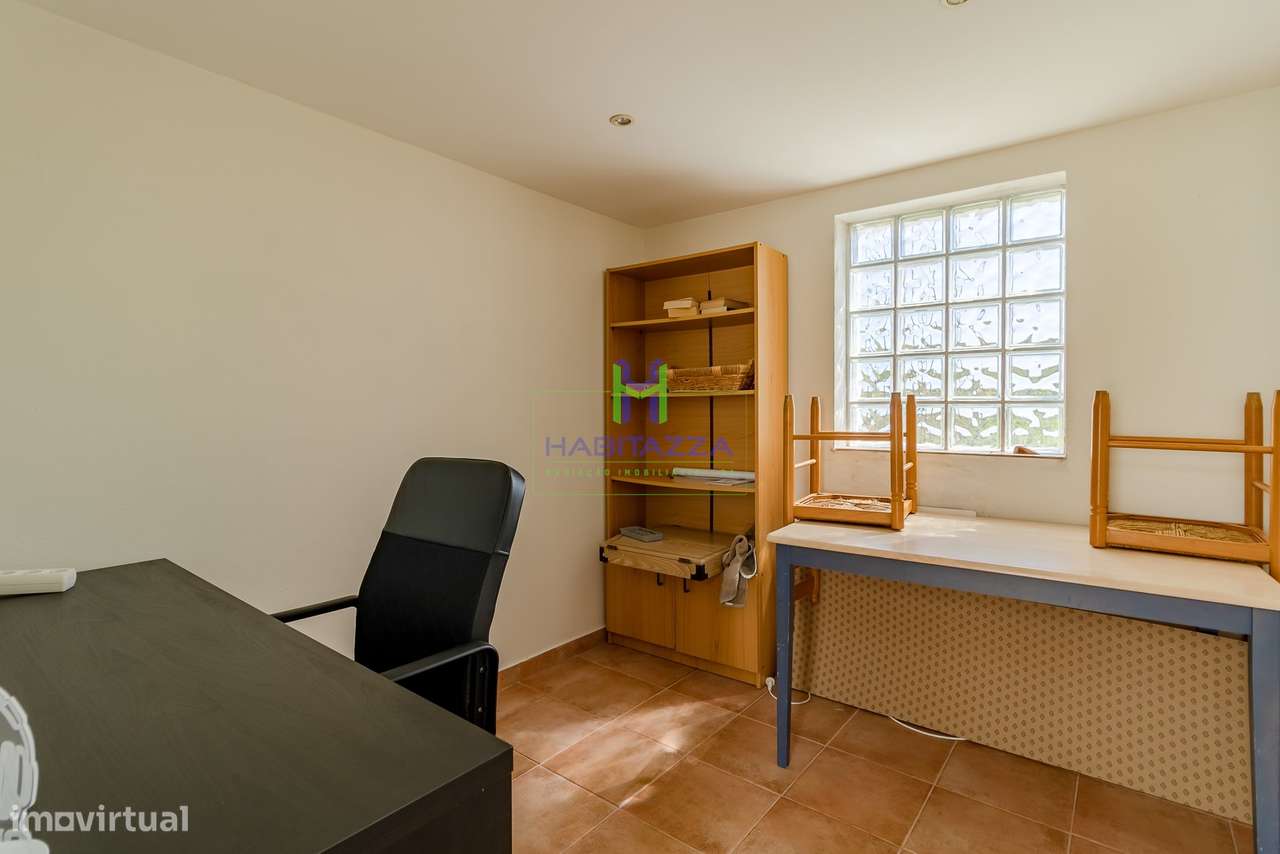 Apartamento T2 + Anexo com 1 quarto, 1 Escritório e 1 Casa de Banho, c-21
