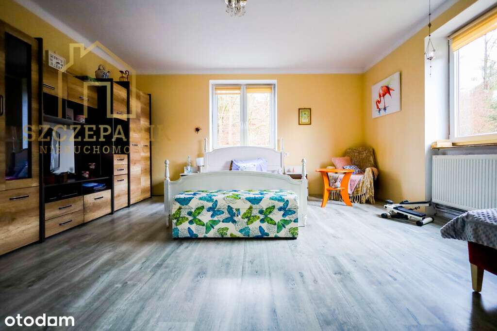 Klimatyczny drewniany dom po remoncie-12